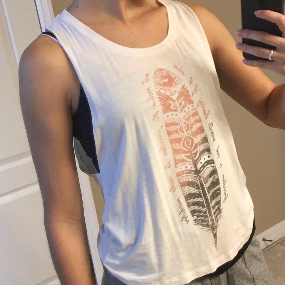 Soft Tank Top w/ Ombre Feather Design